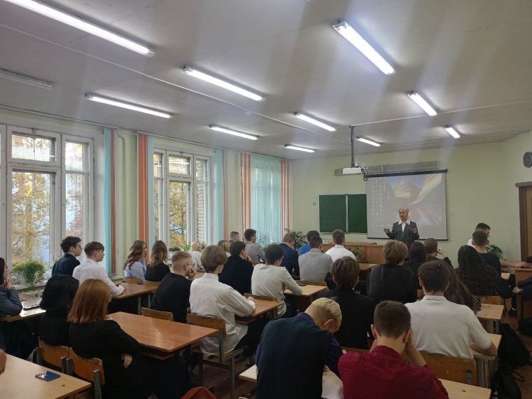 Встреча с депутатом городского Совета шестого созыва по округу №19, руководителем волонтерского движения "Ваш Тыл67".